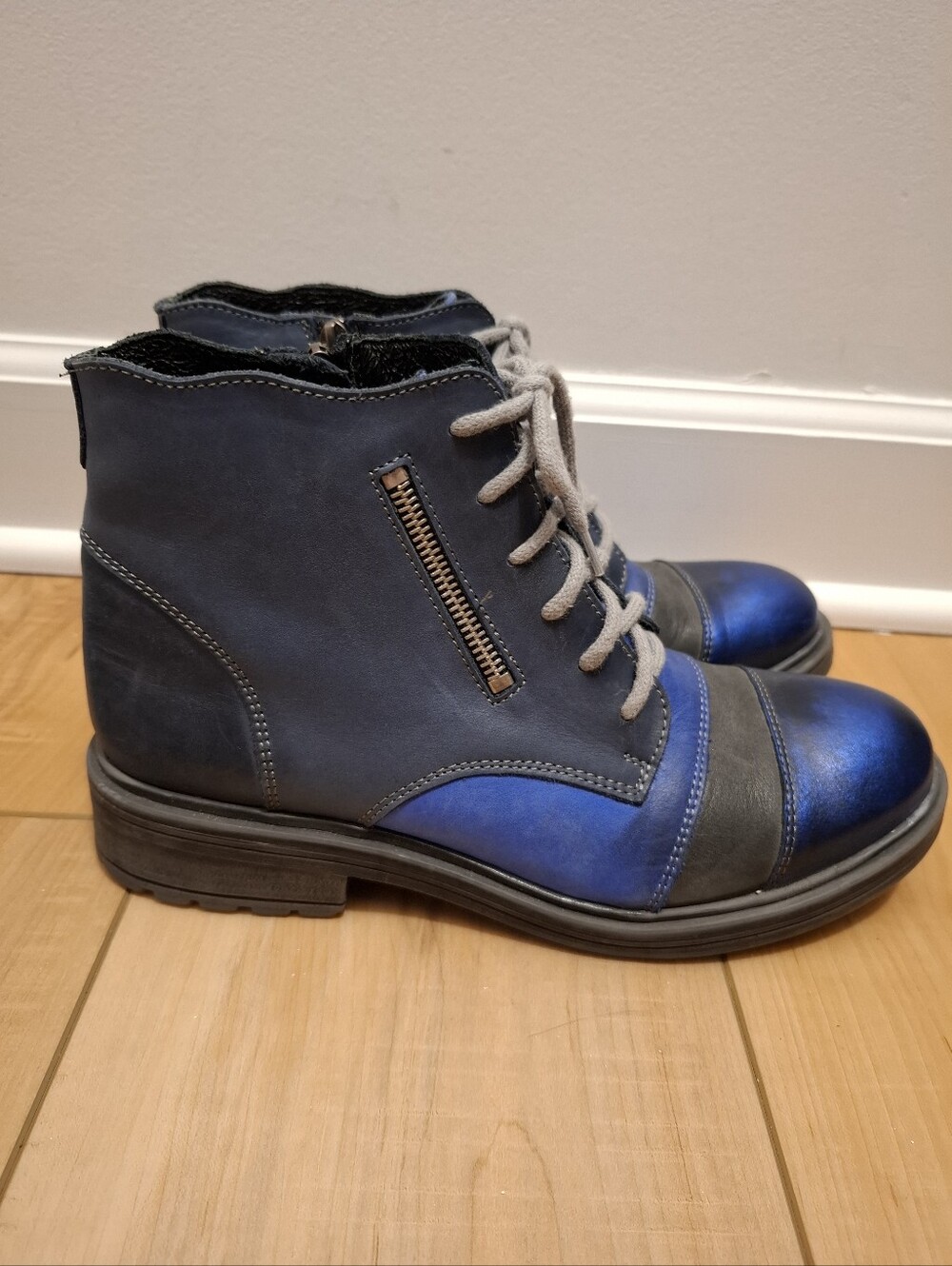 V Italia Boots Women's 39 Genuine Leather Distressed Waterproof Designer Luxury